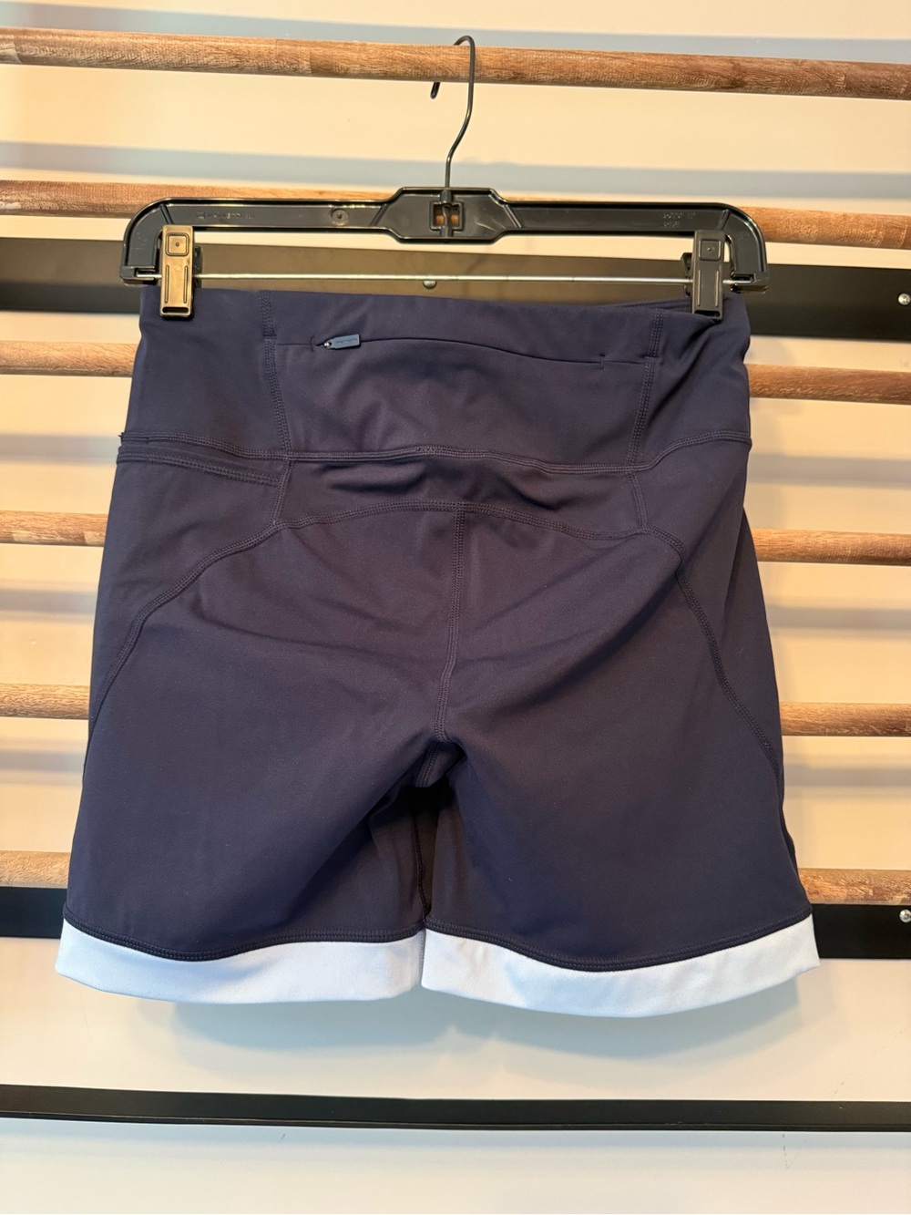 Sweaty Betty Navy 6” Bike Shorts with Light Blue Trim - Picture 2 of 3